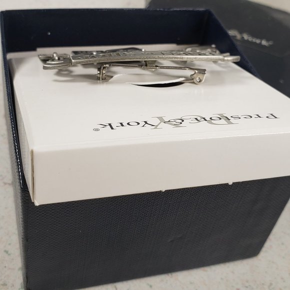 JJ Jonette Jewelry "BORN TO SHOP" Dangle Novelty Charms Pewter Brooch Pin NIB - Picture 7 of 8